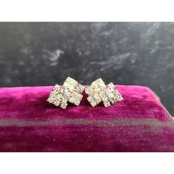 Clear Rhinestone Screwback Earrings Vintage - Picture 2 of 10